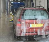 TipTopWash's tweet photo. Vanaf NU tot morgen (zat. 21/1-16pm): 
TipTop Twitter Actie: Alle Carwash programma's voor € 6,50. Retweet het door!! http://t.co/56a1vMb5
