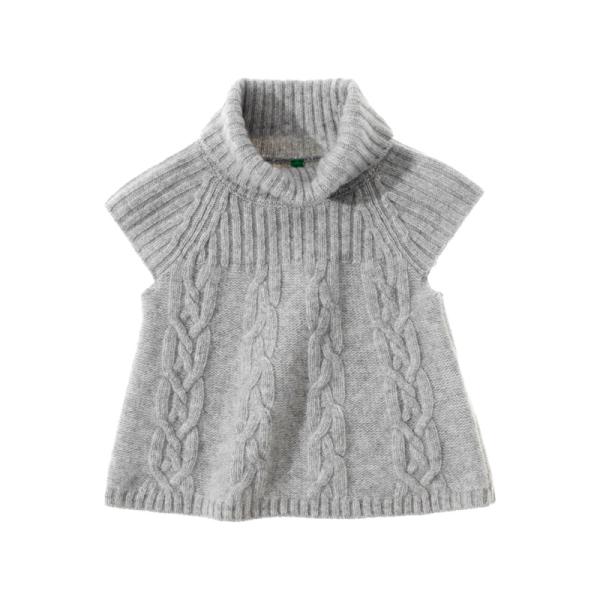 benetton's tweet image. Keyword: comfort. Here's a sweater that satisfies this requirement for a young girl! #kid #fall12 #sweater