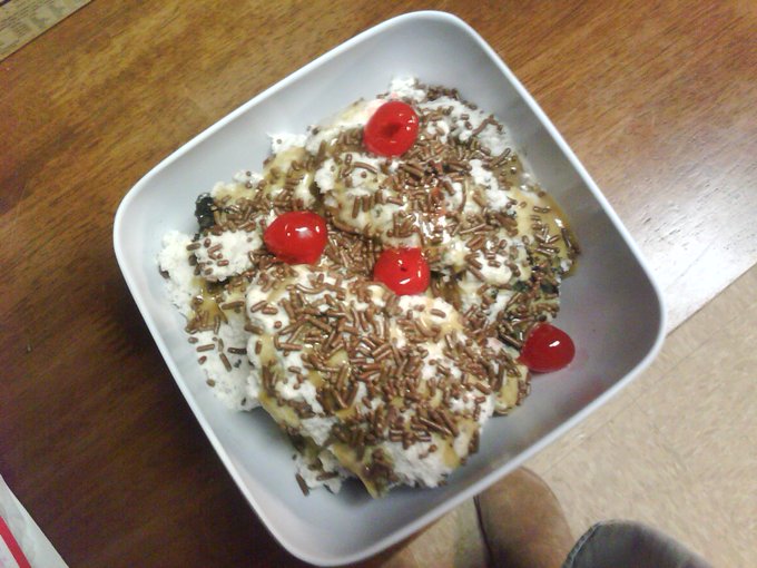 Ice cream flow http://t.co/ab8JKhpR<a href="/tag/teamfollow"class="tags"><span>#teamfollow</span></a>
