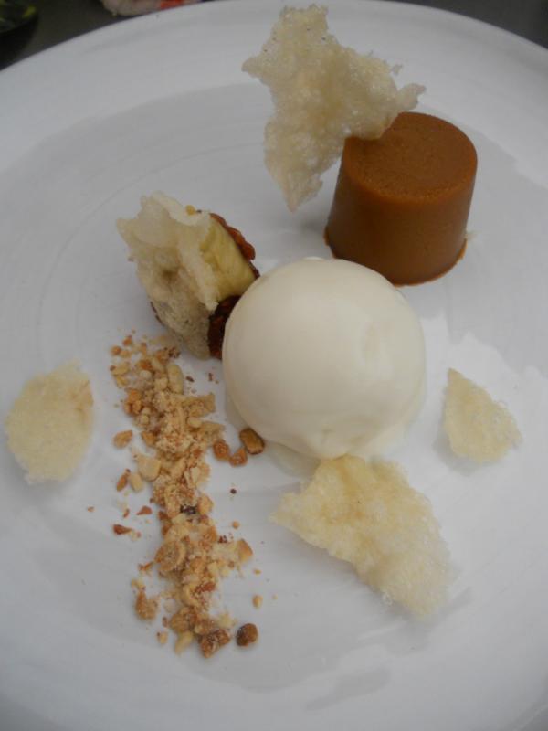 arno_janse's tweet photo. @richardcarstens @Dishfood peanut butter pudding coconut sorbet banana curd, sesame caramel salt peanuts @Maisonestate http://t.co/2944EhtM
