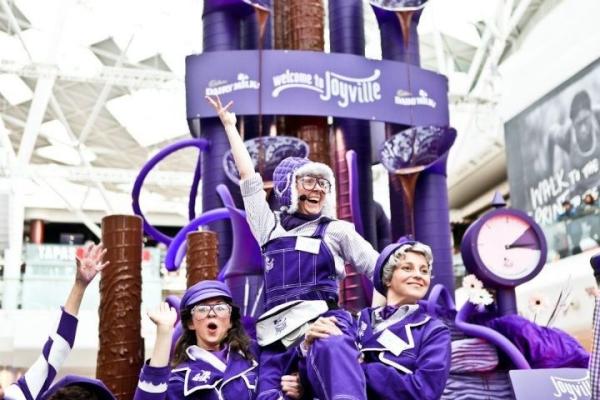 CadburyUK's tweet photo. Cadbury @DairyMilk bursts onto Twitter with a #ChocolateFountain straight out of Joyville. RT to share the Joy! http://t.co/rmd5RNWy