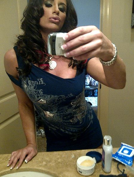 Behind the scenes photo, shooting with http://t.co/B1DXoVEf. http://t.co/WgPUWBvy<a href="/tag/model"class="tags"><span>#model</span></a><a href="/tag/vegas"class="tags"><span>#vegas</span></a><a href="/tag/followme"class="tags"><span>#followme</span></a><a href="/tag/onlyfans"class="tags"><span>#onlyfans</span></a><a href="/tag/nikkijackson"class="tags"><span>#nikkijackson</span></a>