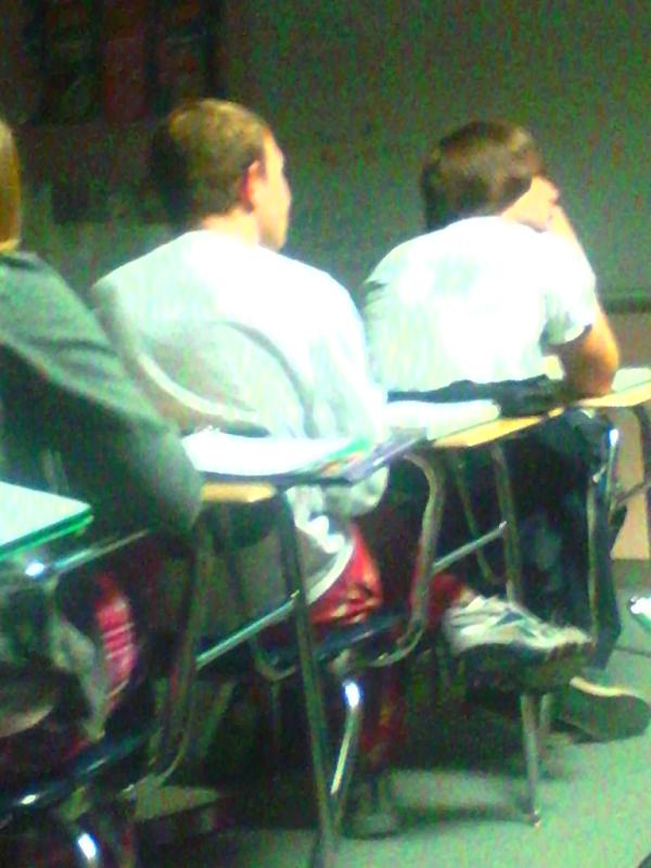 HighImEricaaa's tweet image. Dammmn isn&apos;t that uncomfortable??? Hahahahahahah #EconClass