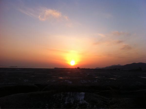 RealKrLeader's tweet photo. 어제 본 채석강의 일몰~
황홀했는데~
사진 기술이 부족해서 지송~^^ http://t.co/1pA9vSzn