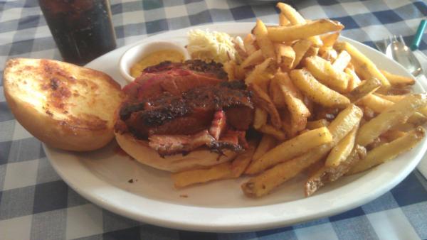 drhamr's tweet image. Oh god, epic lunch, best beef brisket I've ever had :o #notprimal