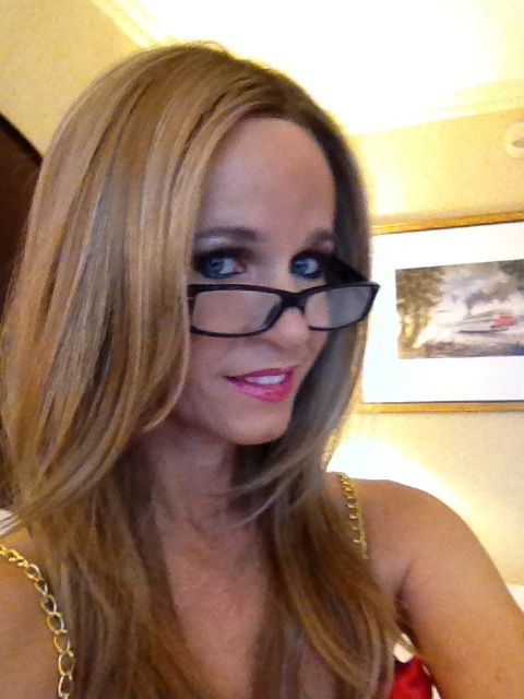 My shoot is done and I'm off to the airport.  I'll grab a bite when I get there. Xxoo http://t.co/t2<a href="/tag/titmaspresent"class="tags"><span>#titmaspresent</span></a>