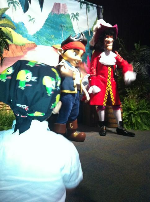 TaniaLuvianoTV's tweet image. #jnlp meeting jake! Their best day!!@dianey