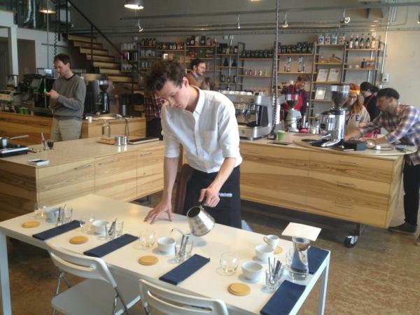 MollansKaffebar's tweet photo. “@danstenqvist: Felix Mulder up next@FelixMulder http://t.co/TOr5bm1q” that's our boy!