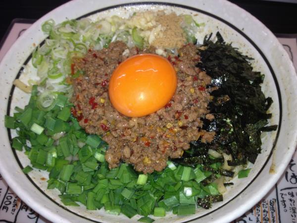 sinobi_C's tweet photo. 名古屋高畑、ラーメン屋「はなび」の台湾まぜそば750円。追い飯タダ。
ピリ辛で、やみつき感あり。但し今日約1時間20分待ち。やられた～。 http://t.co/BM1HH68F
