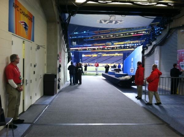 Patriots's tweet photo. Tunnel vision ... Just under 7 hours to Kickoff http://t.co/UPNtzAHk