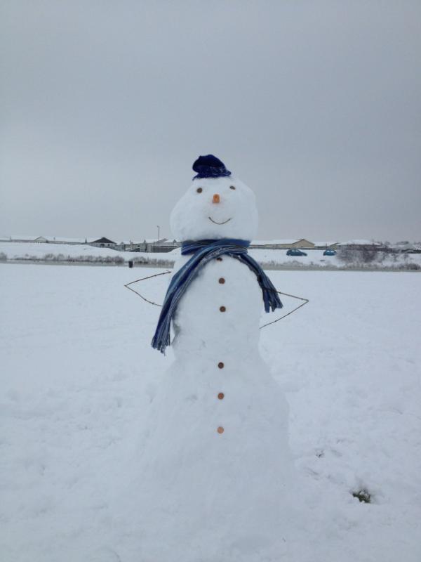 Nickyxxxx's tweet photo. Our lovely mr snowman ⛄😊 http://t.co/VJCCFgkz