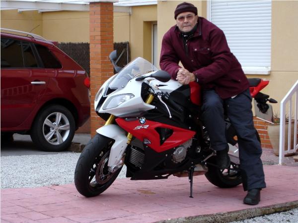 pacmartin's tweet photo. @AS_PipoLopez Yo ya estaba, pero oculto, le decia a FerGW, que el Siberiano me mandó pa casa echando hostias... http://t.co/gSDY5h4B