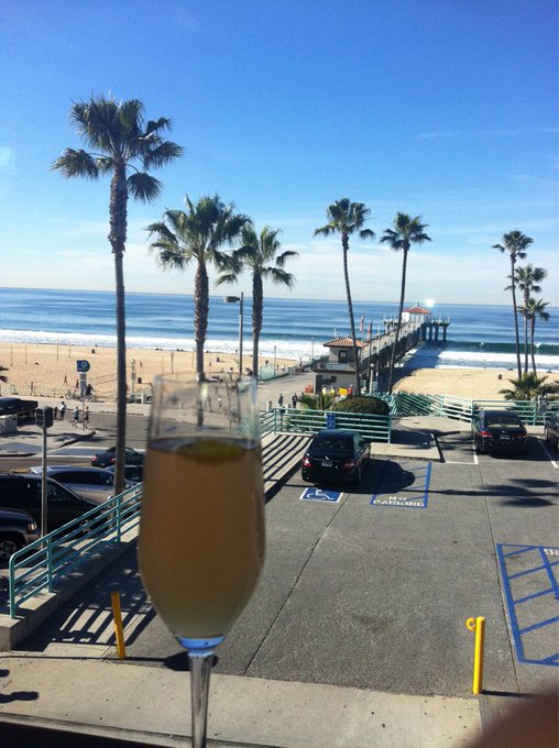 Having Sunday brunch and enjoying this amazing view it doesn't get any better than this :) http://t.<a href="/tag/roguebunnies"class="tags"><span>#roguebunnies</span></a>