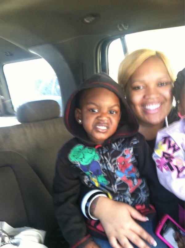 KevSSboyzSmith's tweet photo. My son n my sis http://t.co/KREavKpa