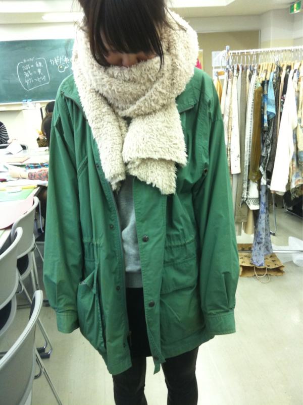 echo_obfc's tweet image. こちらはバーバリーのトレンチコートです！メンズ用ですが、レディースの方も着用できます(o^^o)かわいいー♡