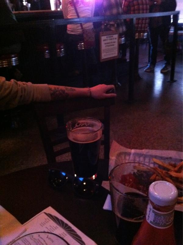 blood_elemental's tweet image. @KDTrey5 hanging at @VZduzit watching super bowl. Where you at?