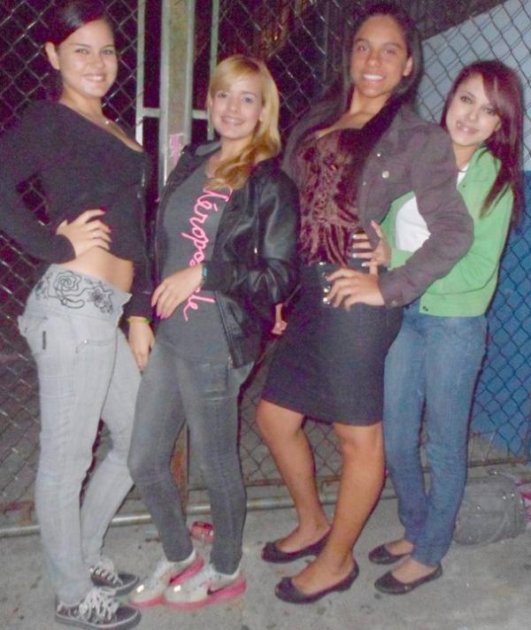 DeboraValera's tweet photo. ㅤㅤㅤ' #Emily , #Karla , #Paula *-* http://t.co/5NUFoexM