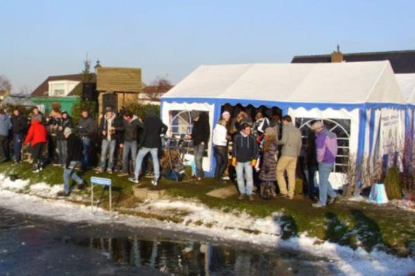FeestverhuurWL's tweet photo. Wat een gezelligheid afgelopen zaterdag! Deze week meer foto's op de site van @hethelewestland en http://t.co/8jQWji7E http://t.co/bd2dN1qE