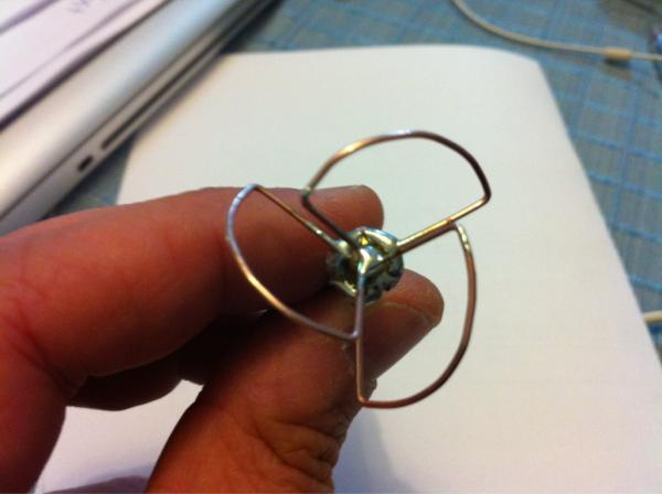rctricks's tweet photo. New DIY CloverLeaf antenna for 5.8GHZ http://t.co/AsnYGElg