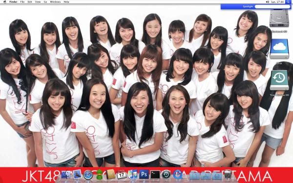 Ragetegar's tweet photo. my desktop ♥... problem? http://t.co/nTNg9FCG