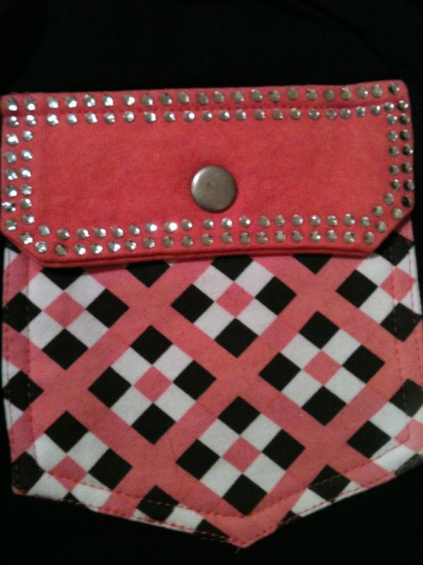 CarlieDanielle5's tweet image. Finally done bedazzling my pants. #ggproblems