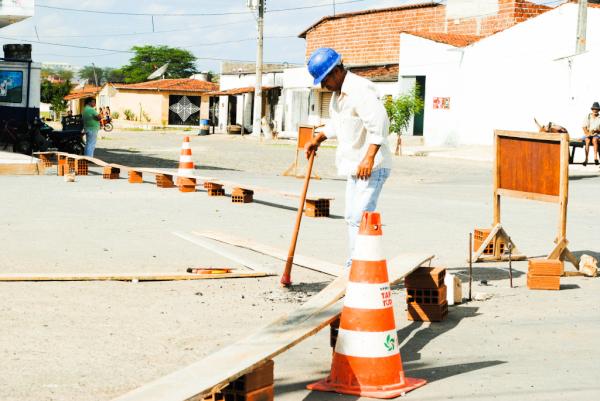 CampoRedondo_'s tweet photo. Obras para a praça de eventos se iniciam . http://t.co/HtwfJ6Iu