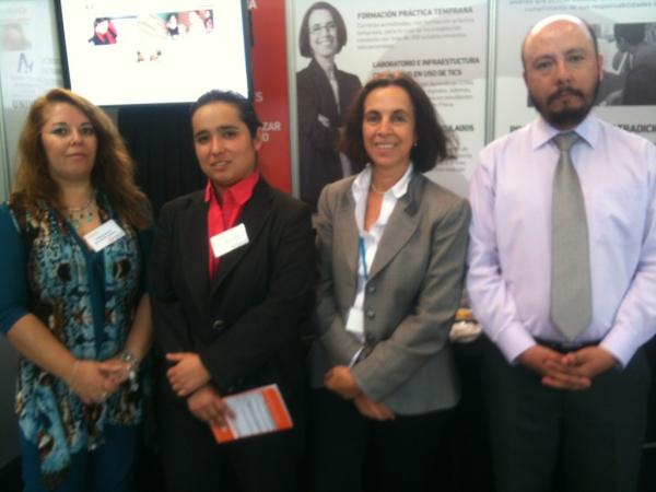 Marcia Rodríguez, Ana Henríquez, Pilar Romaguera y Santiago Cabezas Fac. de Educación #feriavespertinaudla
