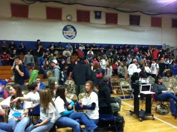 NatalieEhmka's tweet photo. Getting ready to rock this morning with the #Hazen Union Wildcats! #speaking in #Vermont w/ the @drive2savelives tour! http://t.co/WIoSxGal