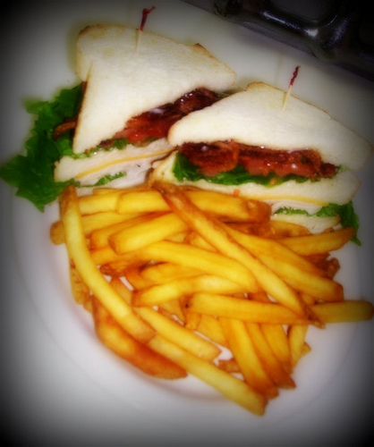Copprcrkrest's tweet photo. Time for a club sandwich..... http://t.co/05by7qDj