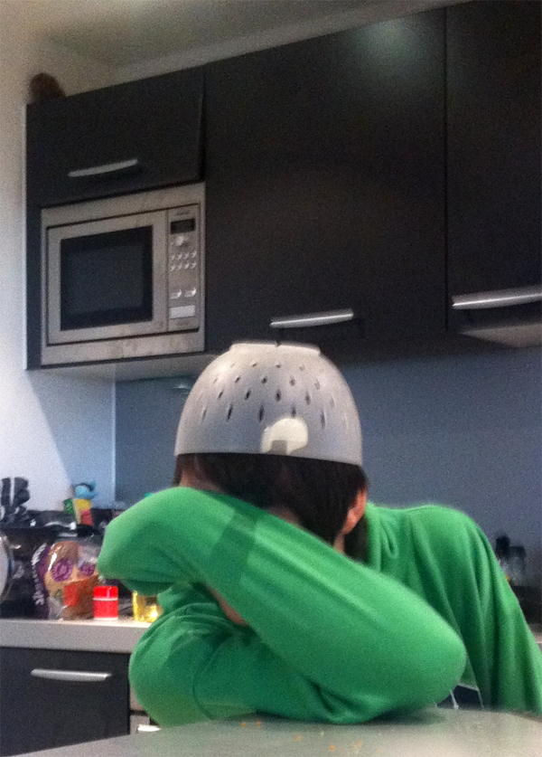 AmazingPhil's tweet photo. this is @danisnotonfire during an awkward situation http://t.co/ATpZWgKf