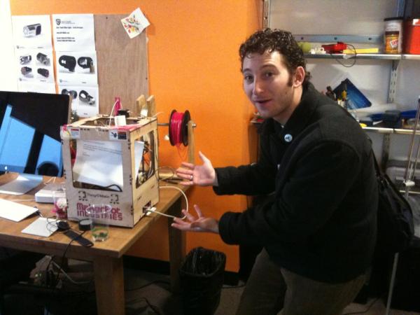@Start_Labs #C2CScavenger GreenLight Labs – MakerBot!