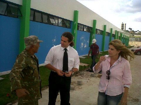 maisAMORpofavor's tweet photo. @portal_pbagora Em Campina o trabalho não para! Prefeito @venezianovital e @DraTatianaMed acabam de visita a UPA. Foto http://t.co/OArRMugE