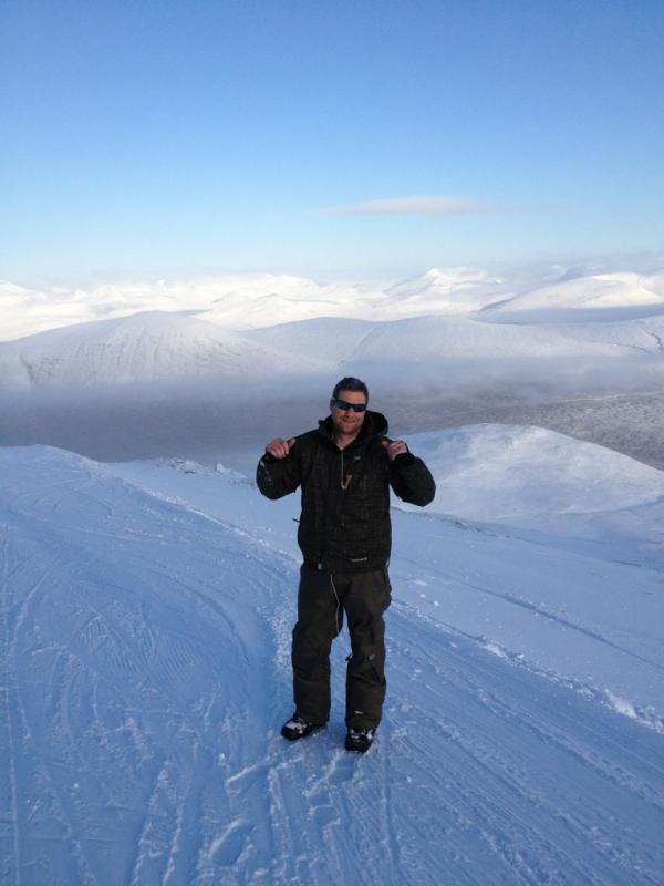 jolbol's tweet photo. Boarding in Scotland with fresh powder.... An absolute first today! http://t.co/pN2IIIPU