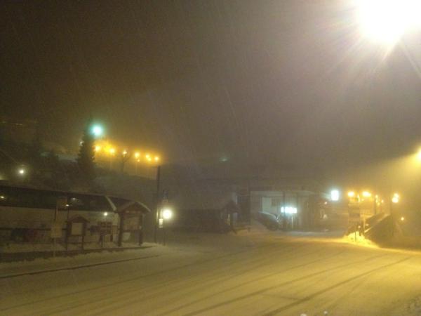 djk540's tweet photo. 今週末はLeysinというちょっとマイナーめなゲレンデに滑りにきてみました。いい雪降ってます！明日のコンディションに期待！ http://t.co/QMoe19t1