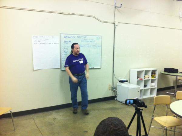 IdeakickSEATTLE's tweet photo. Solving for a particular software problem, @grnat is getting the kicker to turn their gears #ideakickSEA http://t.co/eV5MdPiG