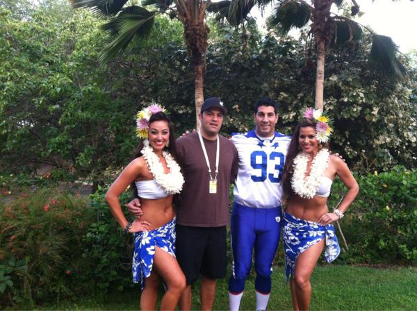 Me & Hula Girls w/ <a href="/JasonBabin93/">Jason Babin</a> #ProBowl