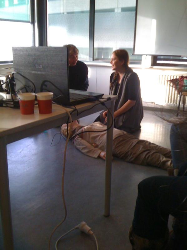 Rickkkk92's tweet photo. Nicole, beaodeme is zonder tong!! http://t.co/oOZIqaHJ