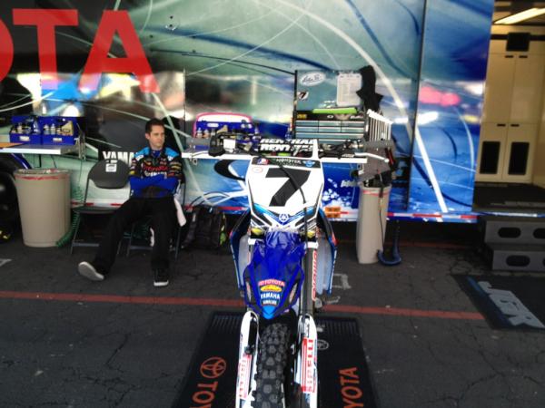 shawnulo's tweet photo. @PBarker20 @js7 Ready for tonight! Let's get it done son. http://t.co/ajUhIQKh