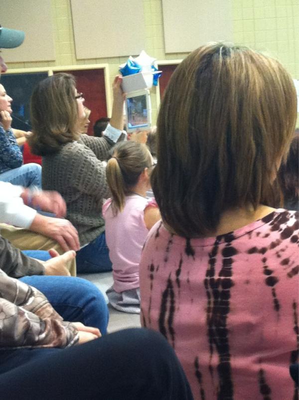 annielee195's tweet image. filming at a basketball game #jcproblems