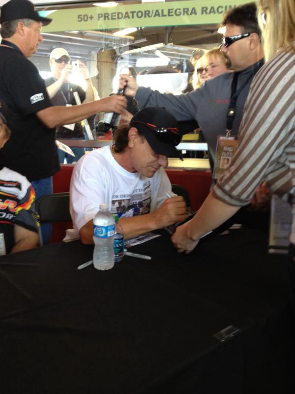 ACDC_BRASIL's tweet image. Camiseta do Brian &amp;gt;&amp;gt;&amp;gt; &quot;FOR THOSE ABOUT TO R̶O̶C̶K RACE (WE SALUTE YOU)&quot; &amp;gt;  #HighwaytoHelp