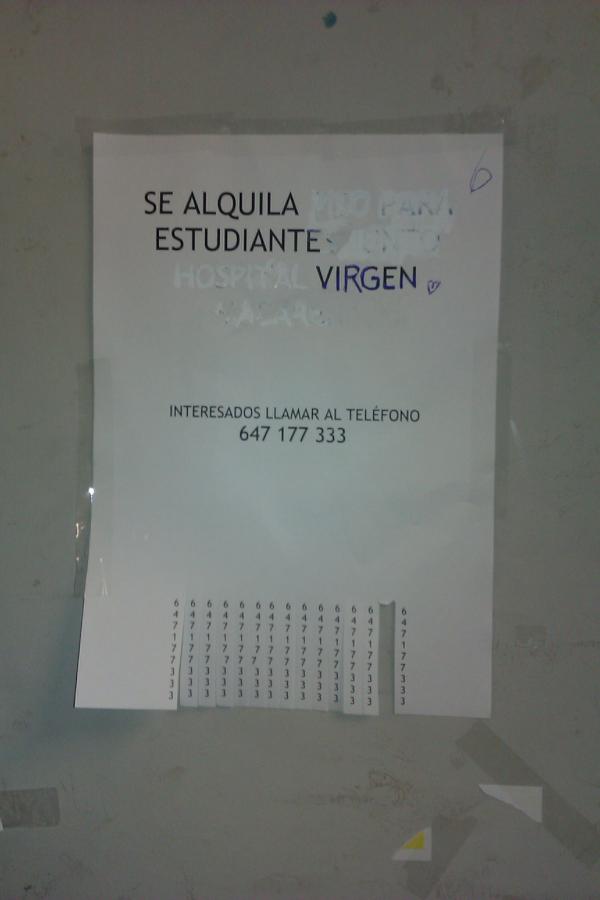 Fanbeli01's tweet image. #mifcom un cartel en las escaleras