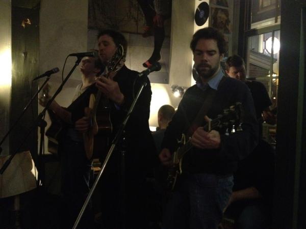 eetcafeskek's tweet photo. Fijne muziek vanavond http://t.co/SiN86vPm