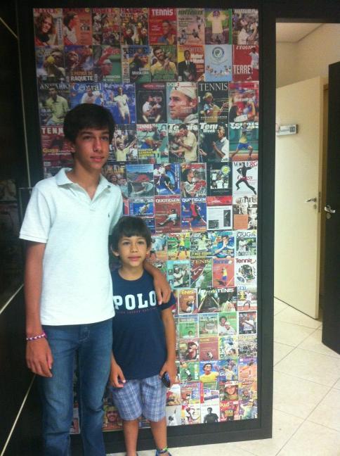 MicrolinsLins's tweet image. Visita ao escritório do Guga Kuerten...