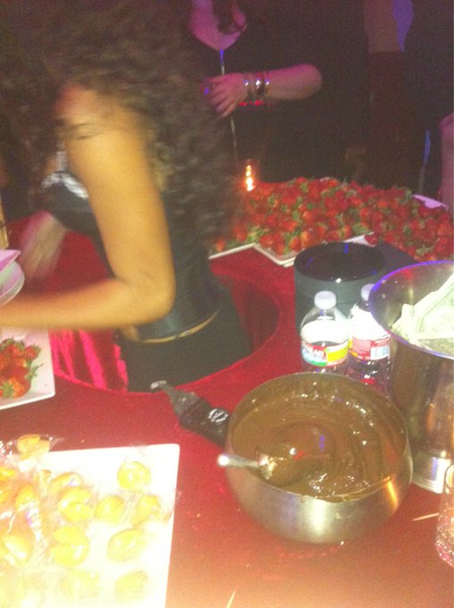 Mmmmm, chocolate covered strawberries... #myfavorite http://t.co/pv1qDf95