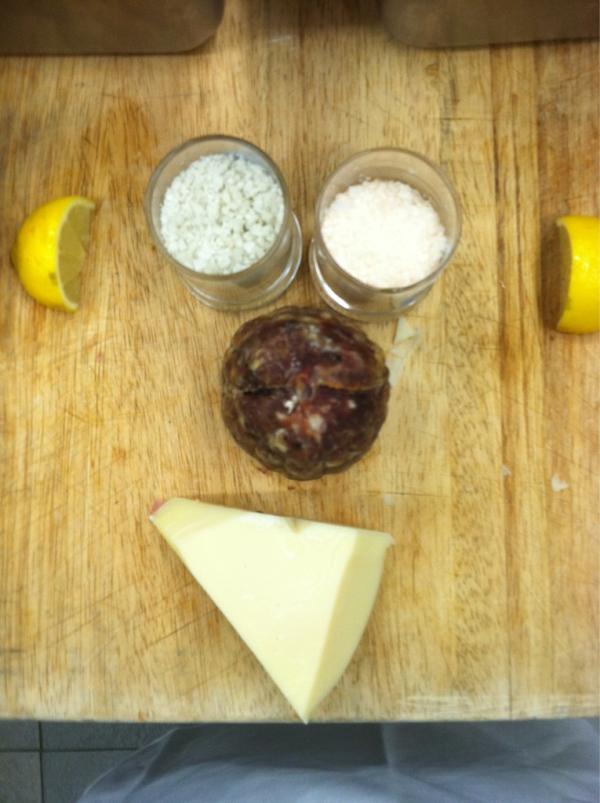 LaurenceEdelman's tweet photo. Hi!  From salami. http://t.co/hrcb9jyj