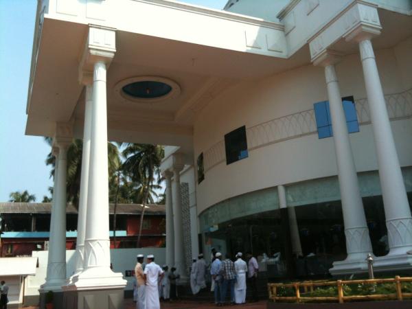 DarulHudaIU's tweet photo. Taj convention hall http://t.co/63Rpltrr