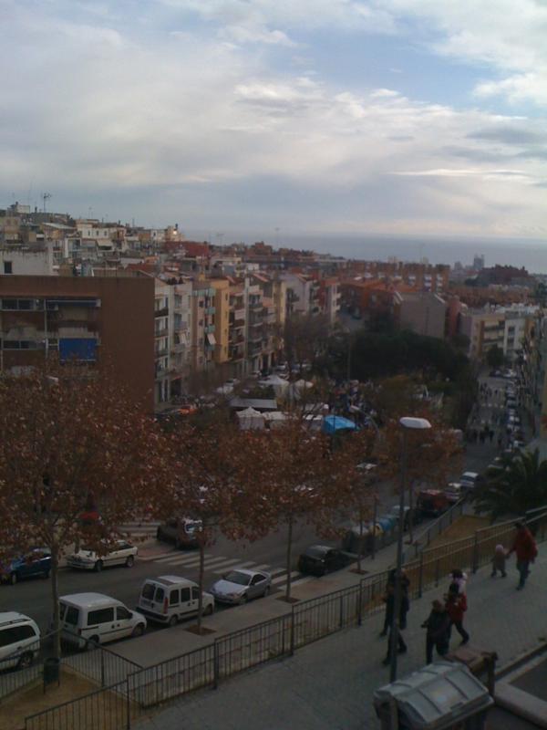 elibarroso85's tweet image. El barri s'omple de gegants i música #llàntia @Mataro_metroo