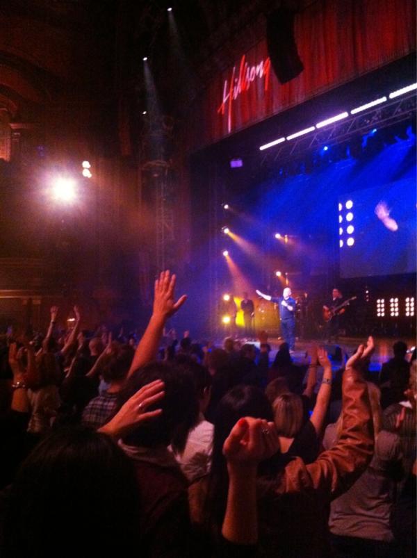 CarlosDarby's tweet photo. @hillsonglondon tonight was amazing! http://t.co/HPk9Rjk0