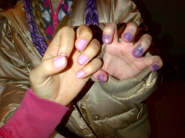 veeabrego's tweet image. Uhhhm...I have some fixing up to do. #poorgirlneeds2learn #nails101