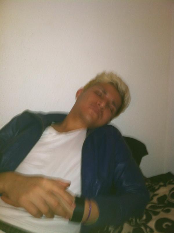 Israel_Gonzo's tweet photo. @FierceFernando can never hang , he be sleepin on me thinking it was slumba time #thatst http://t.co/pRfDmhDr